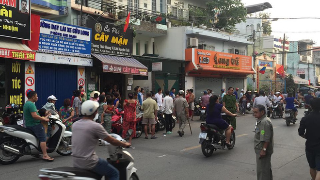go cua phong khong thay tra loi nguoi ban hot hoang phat hien co gai tre tu vong voi nhieu vet bam tim tren mat