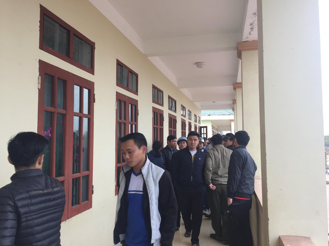 nu sinh lop 7 treo co tu tu ngay trong lop hoc nguoi bo dau don khong hieu ly do