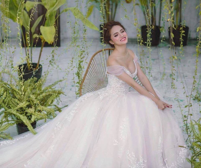 nhin vao loat vay long lay nay cua huong giang idol biet dau lai thay tiem nang mot hoa hau