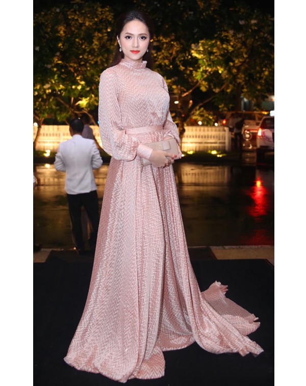 nhin vao loat vay long lay nay cua huong giang idol biet dau lai thay tiem nang mot hoa hau