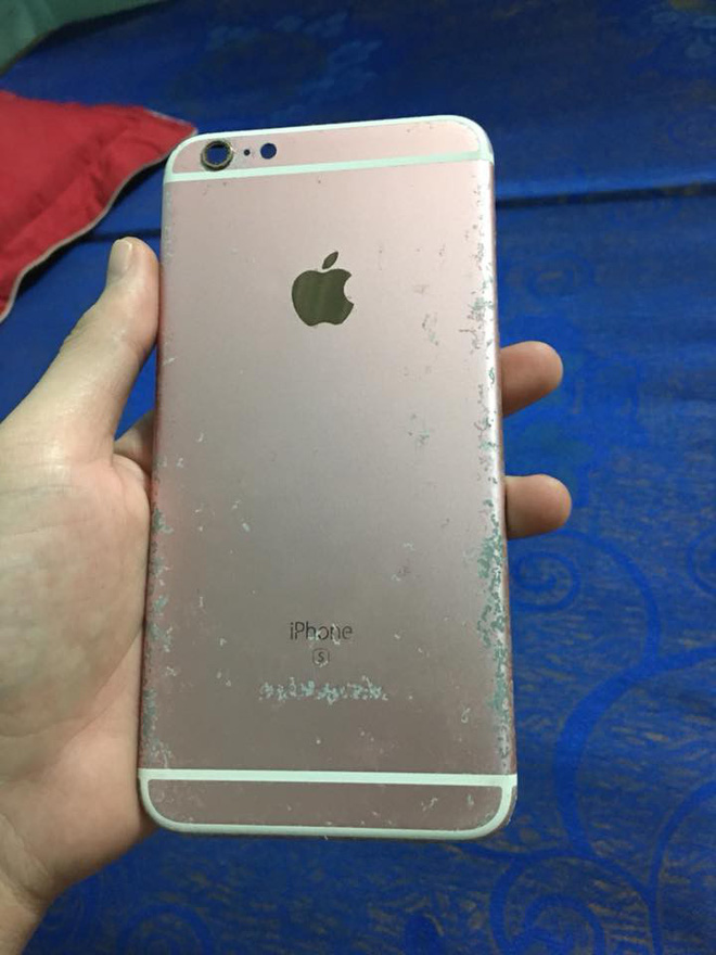 hoi nhung nguoi viet tay chay op lung thi nhau khoe xem dien thoai ai nat nhat