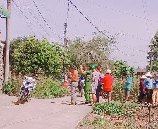 vu chong chem vo tu vong roi treo co 2 con nho mo coi khong ai nuoi nang