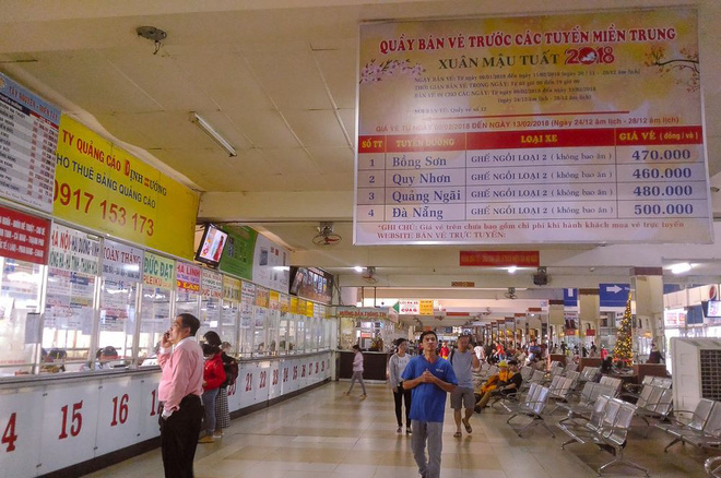 xe thuong hieu chay ve trong ngay dau ban ve tet mau tuat o sai gon