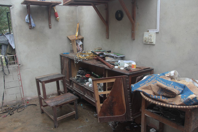 nguoi bo dau don chung kien con trai duy nhat bi thuong khap nguoi khi ngoi nha no tung