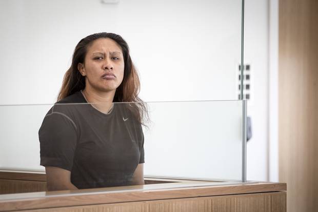 nguoi phu nu sau nhieu nam nhin be gai bi nhet vao may say quan ao treo tren dong lua ma khong can ngan cuoi cung cung len tieng