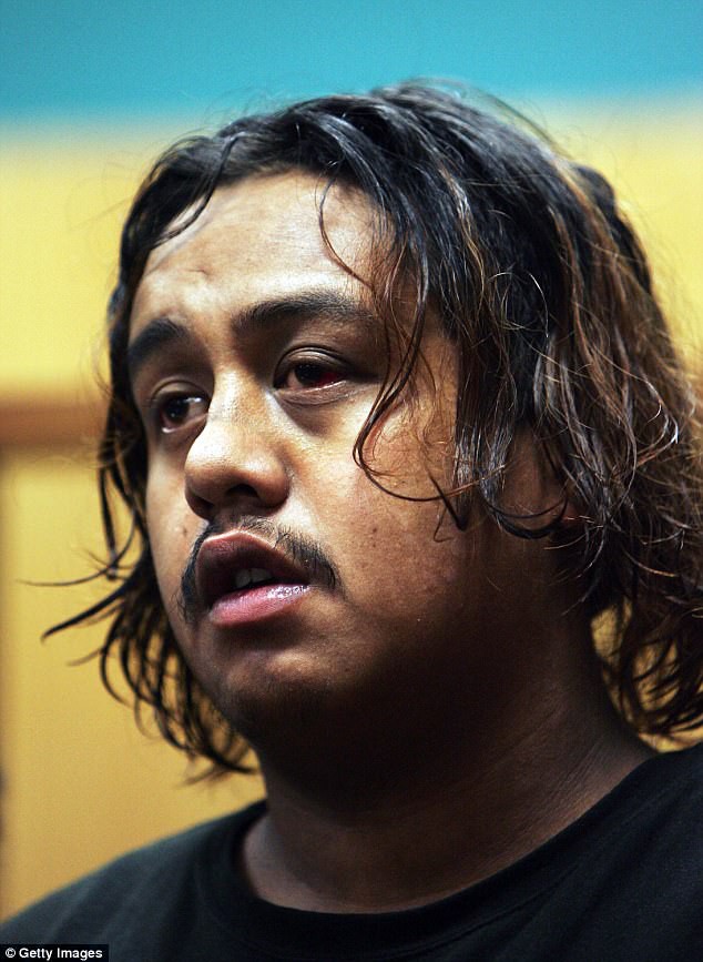 nguoi phu nu sau nhieu nam nhin be gai bi nhet vao may say quan ao treo tren dong lua ma khong can ngan cuoi cung cung len tieng