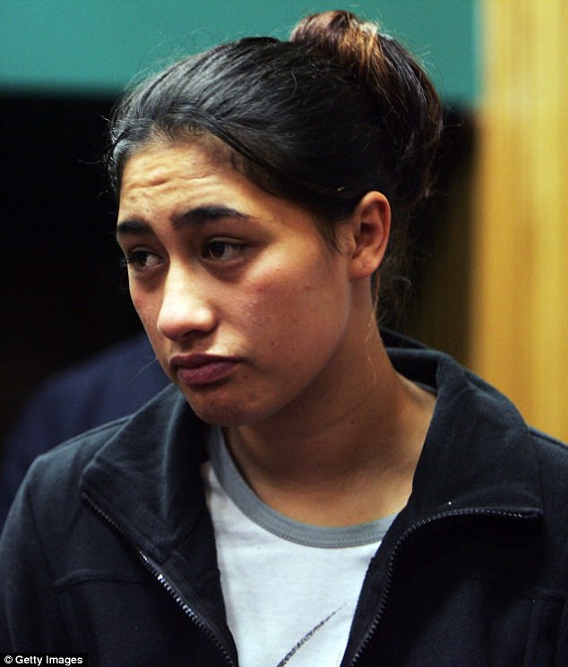 nguoi phu nu sau nhieu nam nhin be gai bi nhet vao may say quan ao treo tren dong lua ma khong can ngan cuoi cung cung len tieng