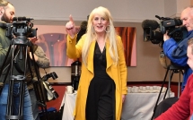 me trung so hon 120 ty 4 dua con khong duoc mot xu vi mot quyet dinh cach day 12 nam