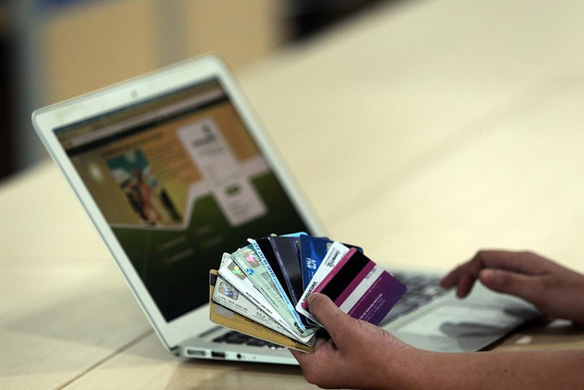 mat gan 12 ty dong vi chuyen tien cho trai la sau mot thoi gian lam quen tren facebook