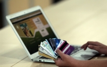 mat gan 12 ty dong vi chuyen tien cho trai la sau mot thoi gian lam quen tren facebook