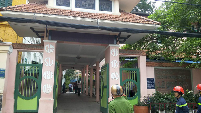 chay o truong thpt le quy don hoc sinh cung giao vien nhao nhao di tan