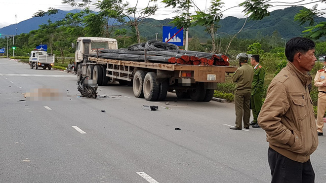 da nang xe tai va cham voi xe may nu sinh dai hoc sinh nam 1996 tu vong thuong tam