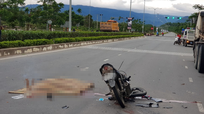 da nang xe tai va cham voi xe may nu sinh dai hoc sinh nam 1996 tu vong thuong tam