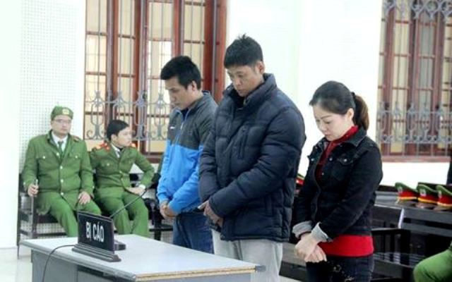 ban an dat gia cho nguoi me su dung chinh con gai 5 tuoi buon ban ma tuy vi ne nguoi dan ong la