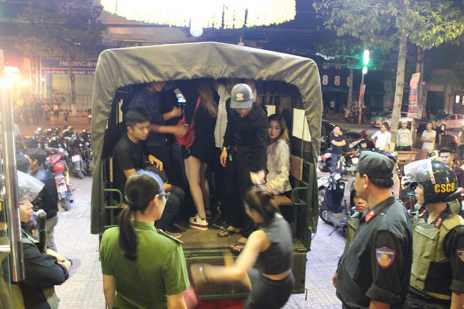 dot kich quan bar phat hien 218 nam nu dan choi phe ma tuy