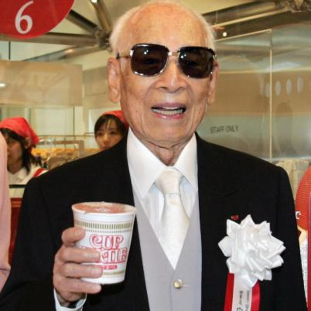 nho vao bep cho vo nguoi dan ong nhat nay da phat minh thanh cong thu do an ma ca the gioi deu biet den