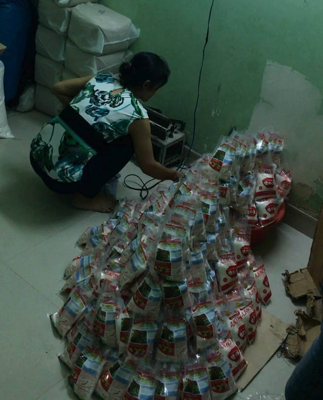 kinh hoang phat hien gan 1 tan bot ngot gia nhan hieu ajinomoto chuan bi tung ra thi truong ngay can tet