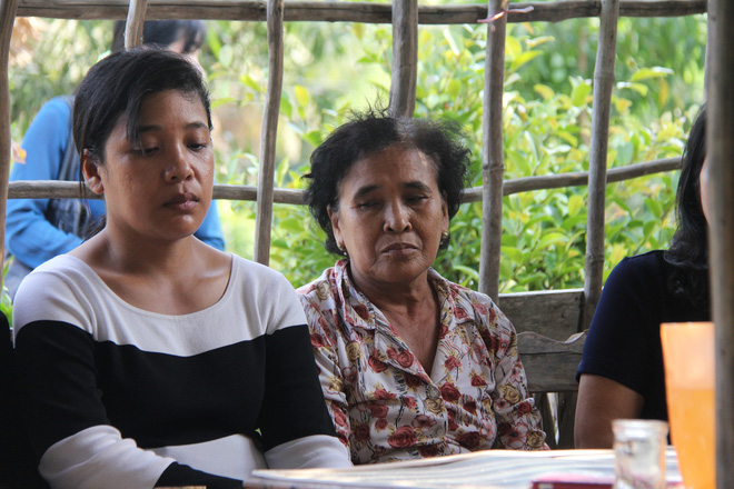 me be gai 13 tuoi nghi tu tu vi bi hang xom xam hai uoc gi con toi co the song lai duoc