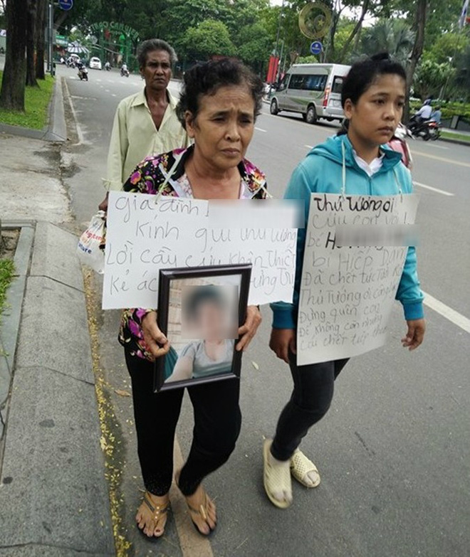 me be gai 13 tuoi nghi tu tu vi bi hang xom xam hai uoc gi con toi co the song lai duoc