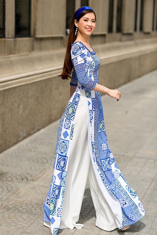 a hau diem trang thanh tu khoe sac voi ao dai cach tan