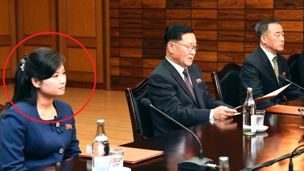 Chùm ảnh: Bóng hồng bí ẩn đại diện cho đội quân sắc đẹp Triều Tiên ở Bàn Môn Điếm chum anh bong hong bi an dai dien cho doi quan sac dep trieu tien o ban mon diem