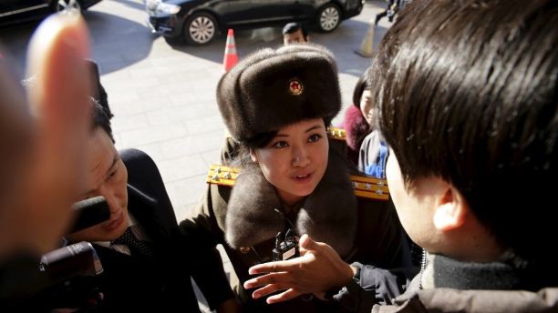 Chùm ảnh: Bóng hồng bí ẩn đại diện cho đội quân sắc đẹp Triều Tiên ở Bàn Môn Điếm chum anh bong hong bi an dai dien cho doi quan sac dep trieu tien o ban mon diem