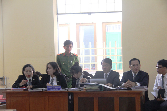 xet xu huu be ong lao hang xom nghi xam hai be gai 13 tuoi khien em uat uc tim den cai chet