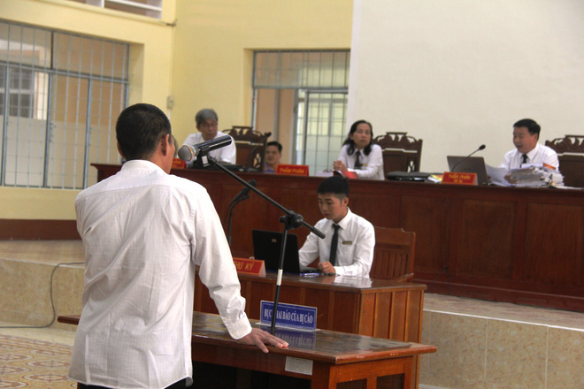 xet xu huu be ong lao hang xom nghi xam hai be gai 13 tuoi khien em uat uc tim den cai chet