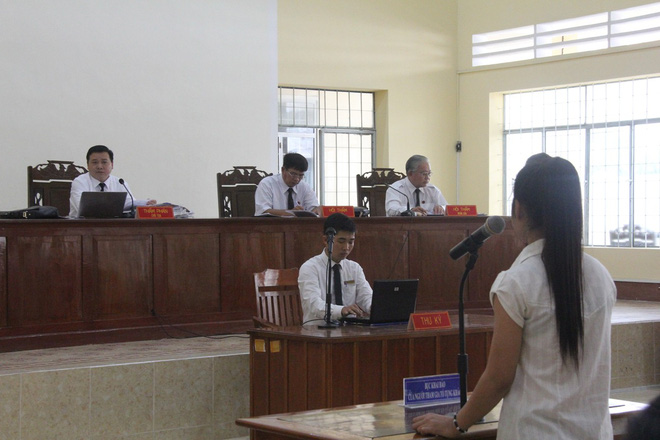 vu be gai 13 tuoi tu tu nghi do hang xom xam hai vks de nghi muc an 6 7 nam tu cho bi cao huu be