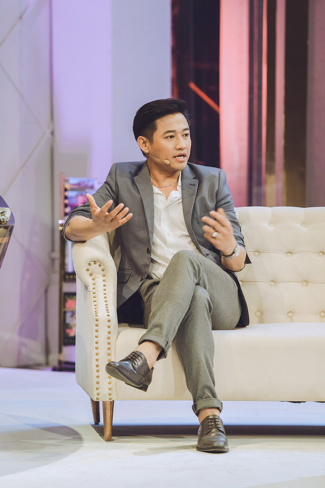 quy binh buon ba ke chuyen bi dan chi ran de dong nghiep choi xau khi di hat