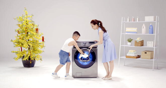 hoa hau thuy lam tiet lo meo nho giup quan ao ca gia dinh luon trang sach dip tet