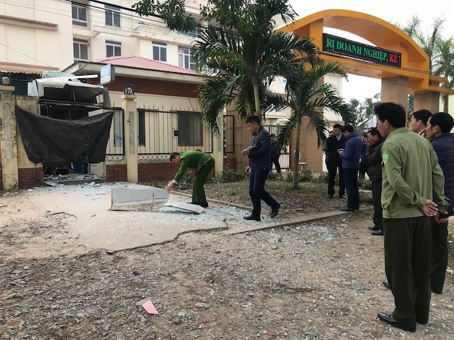 bat cap doi cai min no cay atm o nghe an de lay tien tieu xai