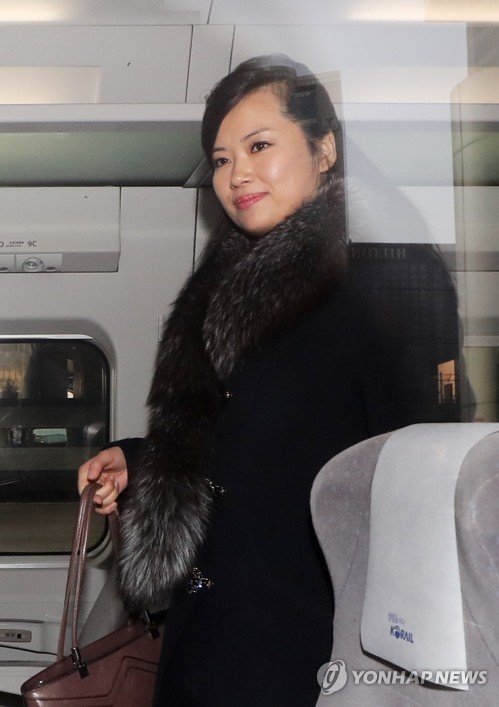 Đoàn tiền trạm Triều Tiên đã tới Hàn Quốc, người đẹp quyền lực dẫn đầu đoàn doan tien tram trieu tien da toi han quoc nguoi dep quyen luc dan dau doan