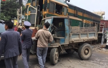 ha noi cong nong tu che doi dau tau hoa tai xe thoat than nhu trong phim