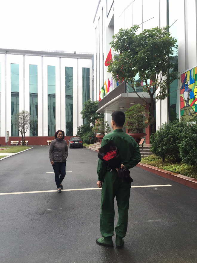 clip cam dong thanh nien vua xuat ngu da toi thang sieu thi de tao bat ngo cho me