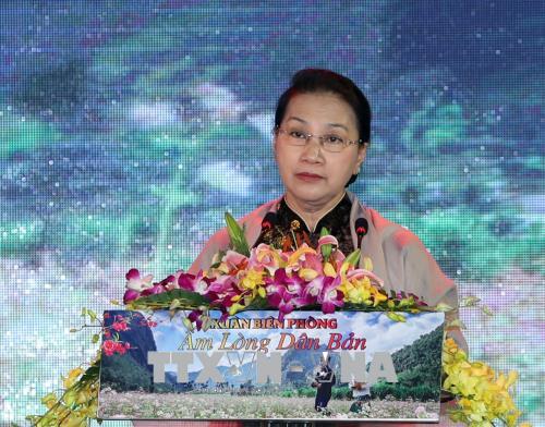 chu tich quoc hoi du giao luu nghe thuat xuan bien phong am long dan ban