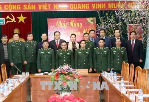 chu tich quoc hoi du giao luu nghe thuat xuan bien phong am long dan ban