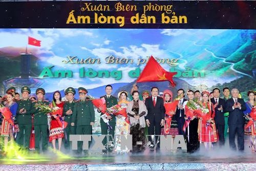 chu tich quoc hoi du giao luu nghe thuat xuan bien phong am long dan ban