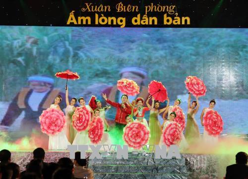 chu tich quoc hoi du giao luu nghe thuat xuan bien phong am long dan ban