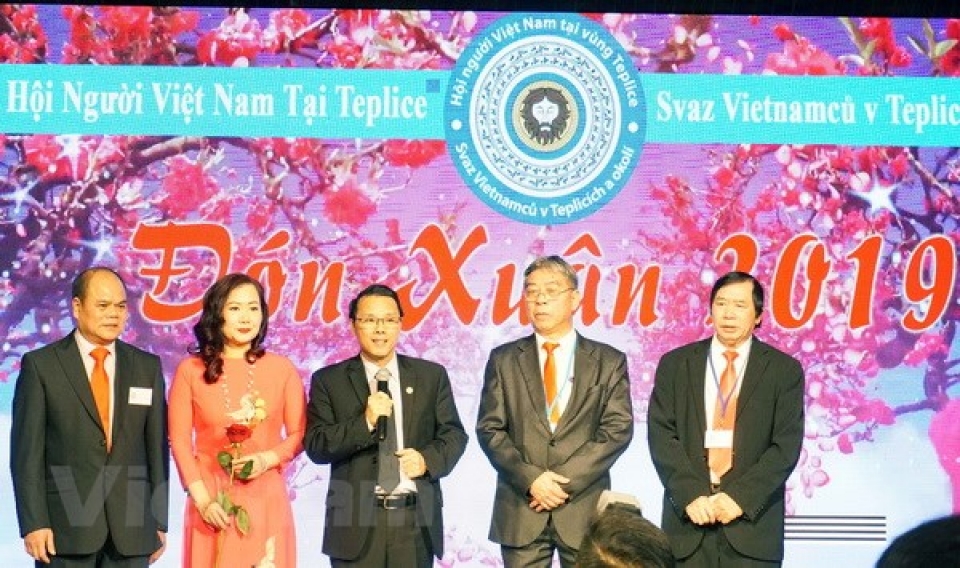 nguoi viet vung bac czech tung bung don nam moi 2019