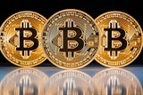 Giá Bitcoin bất ngờ tăng mạnh, vượt mốc 4.000 USD