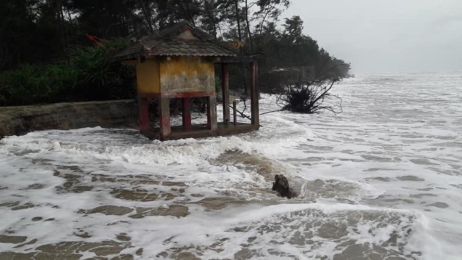 khan truong xu ly sat lo bo bien luon uy hiep den tinh mang nguoi dan o thua thien hue