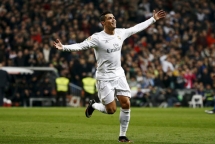 ronaldo lap hat trick real dai thang 6 sao truoc espanyol