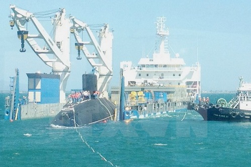 tau ngam lop kilo thu 5 da vao vinh cam ranh