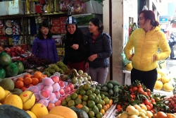 gia cac loai rau cu qua can ngay tet tang gap hon 3 lan