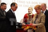 Sứ quán Việt Nam tại Pháp nhận kỷ vật của Chủ tịch Hồ Chí Minh