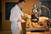 le hoi am thuc y mon qua cho phai dep dip 83