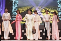 nhan sac noi tieng man anh viet lam nguoi mau le hoi ao dai 2016