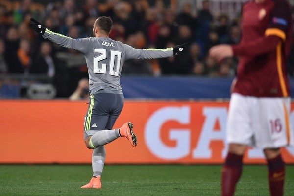 ronaldo jese lap cong real danh bai as roma
