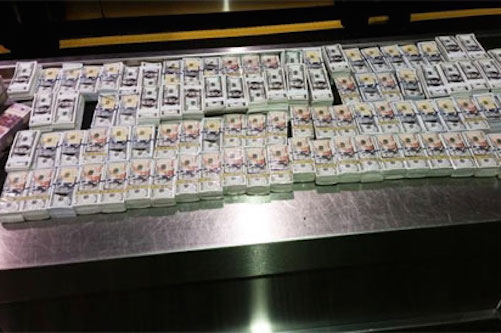 hai nguoi viet dua hon 4 trieu usd tien am phu vao my